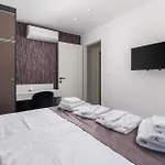 Stunning In Apartment Malinska