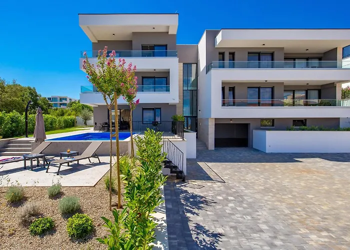 3 Bedroom Cozy In Malinska