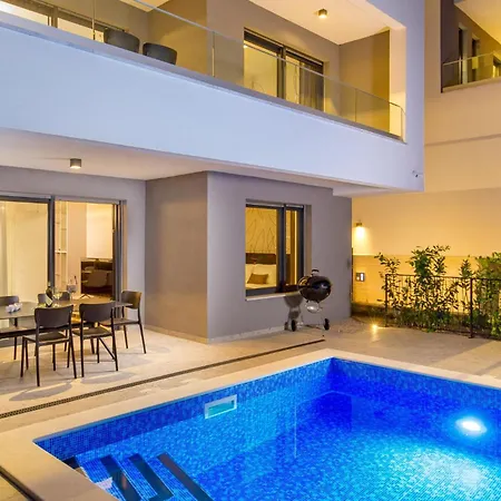 3 Bedroom Cozy In *