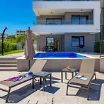 Stunning In Apartment Malinska