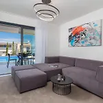 Apartment Stunning In *